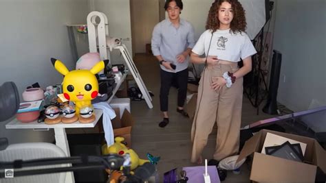 pokimane wardrobe incident